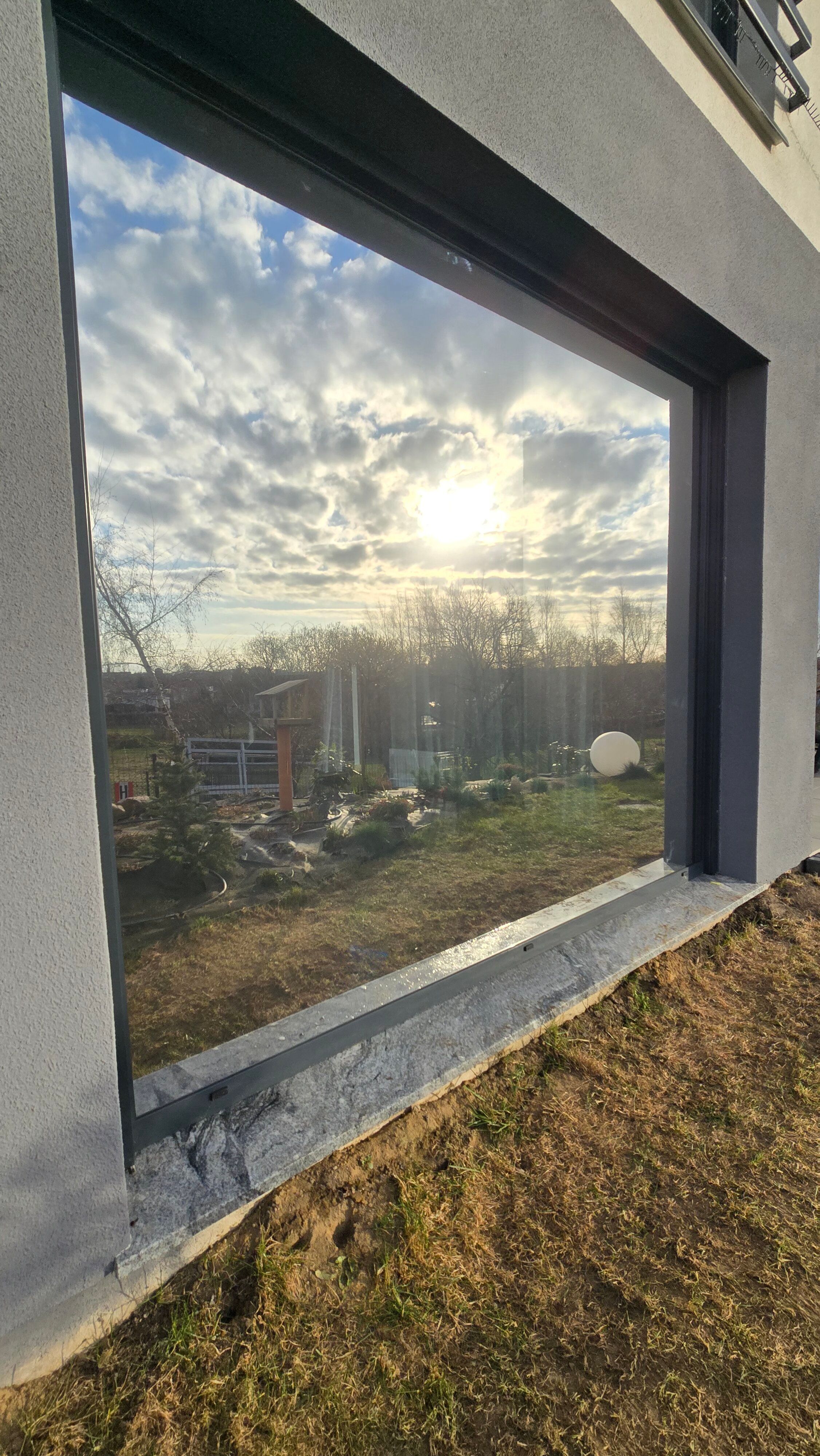Profesjonalny montaż folii okiennej - realizacja w całej Polsce